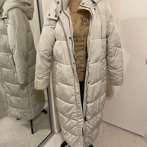 B. Coature Jackets & Blazers - Women's Long Puffer Coat - Cream